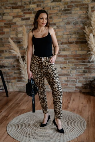 Leana leopard mom jeans